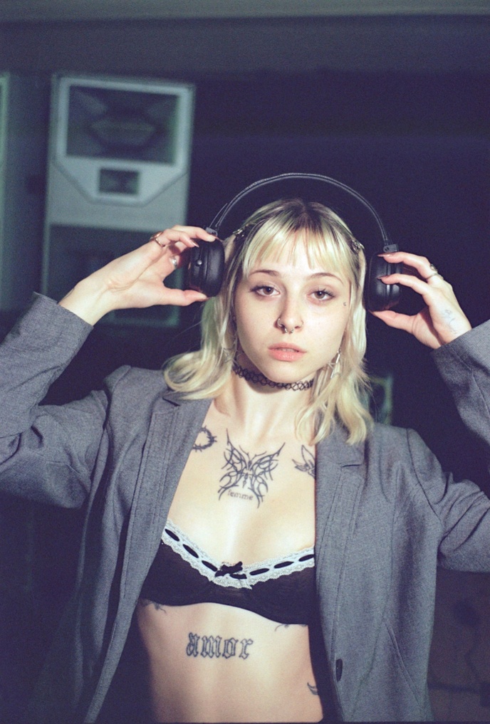 NELLA