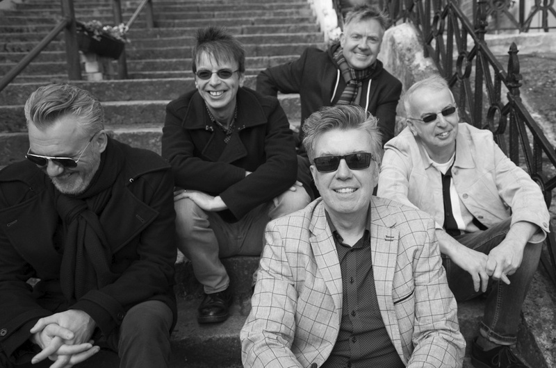 THE UNDERTONES + ASPHALT - 1 AN DU ROOSEVELT SPORTS CLUB