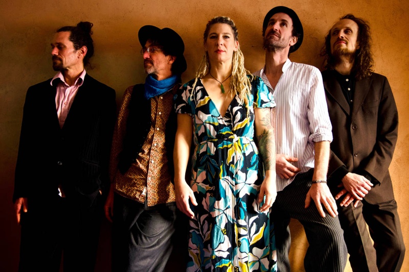 Sommerloch: Naomi Falcon & The Subs