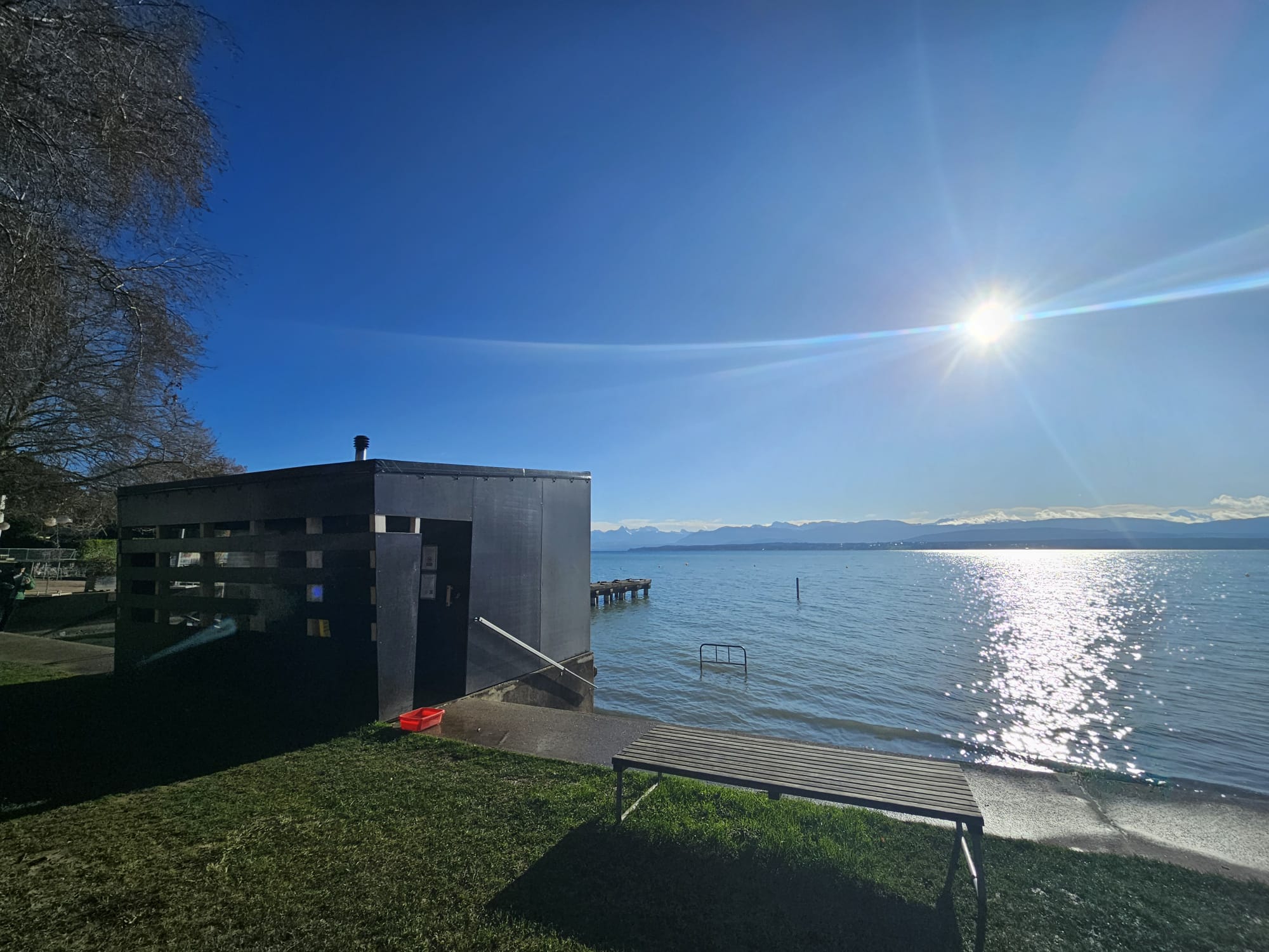 Sauna au bord du Lac Léman en hiver - Nyon